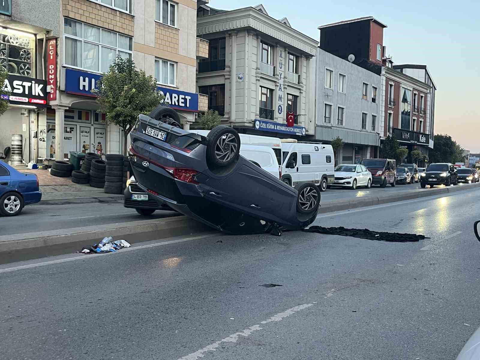 Güngören’de kaza yapan aracın takla attığı anlar kamerada
