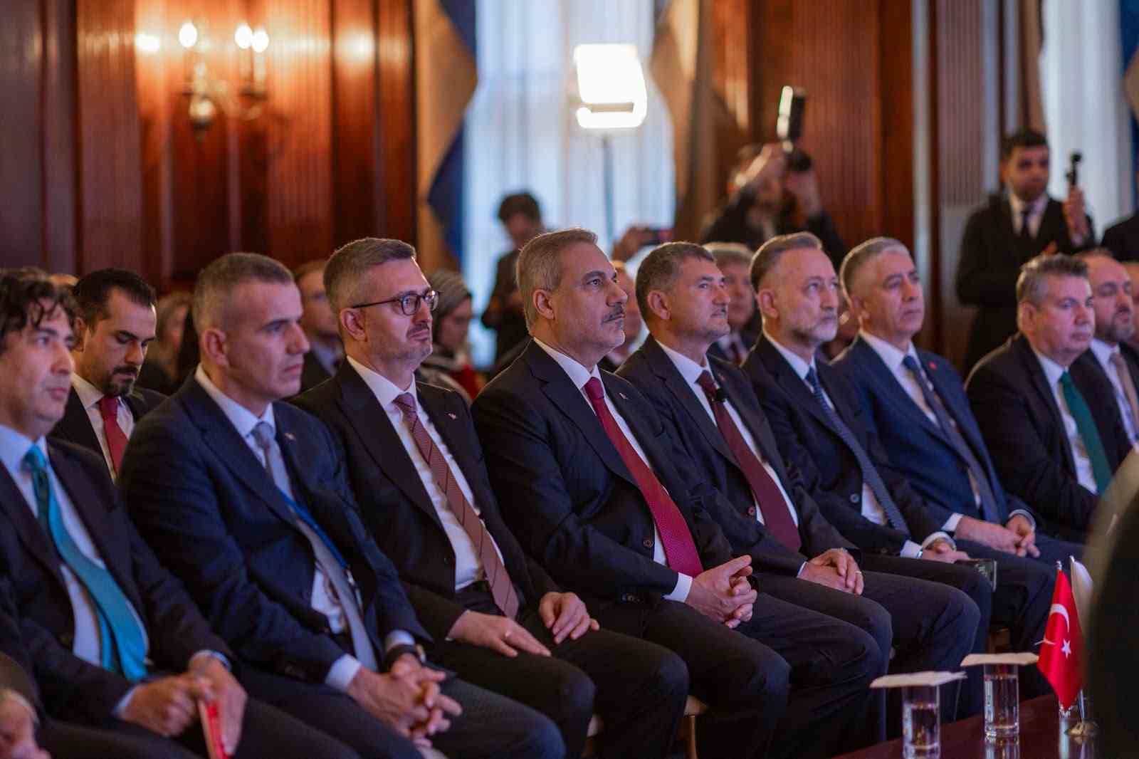 Dışişleri Bakanı Fidan: "Türkiye ve ABD, krizlere birlikte yanıt verebilmek için deneyime, kapasiteye, diplomatik erişime ve en önemlisi siyasi iradeye sahip"