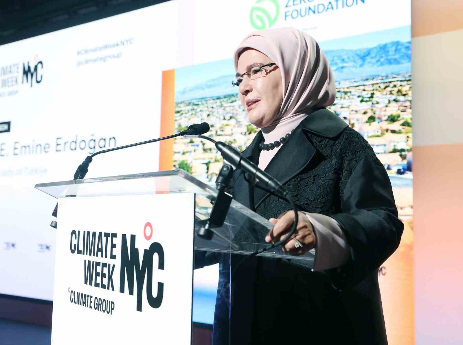 Emine Erdoğan: "Sıfır Atık hareketi, iklim krizi karşısında bireyi çaresiz bir gözlemci olmaktan çıkarıp, çözümün baş aktörü haline getirmiştir"