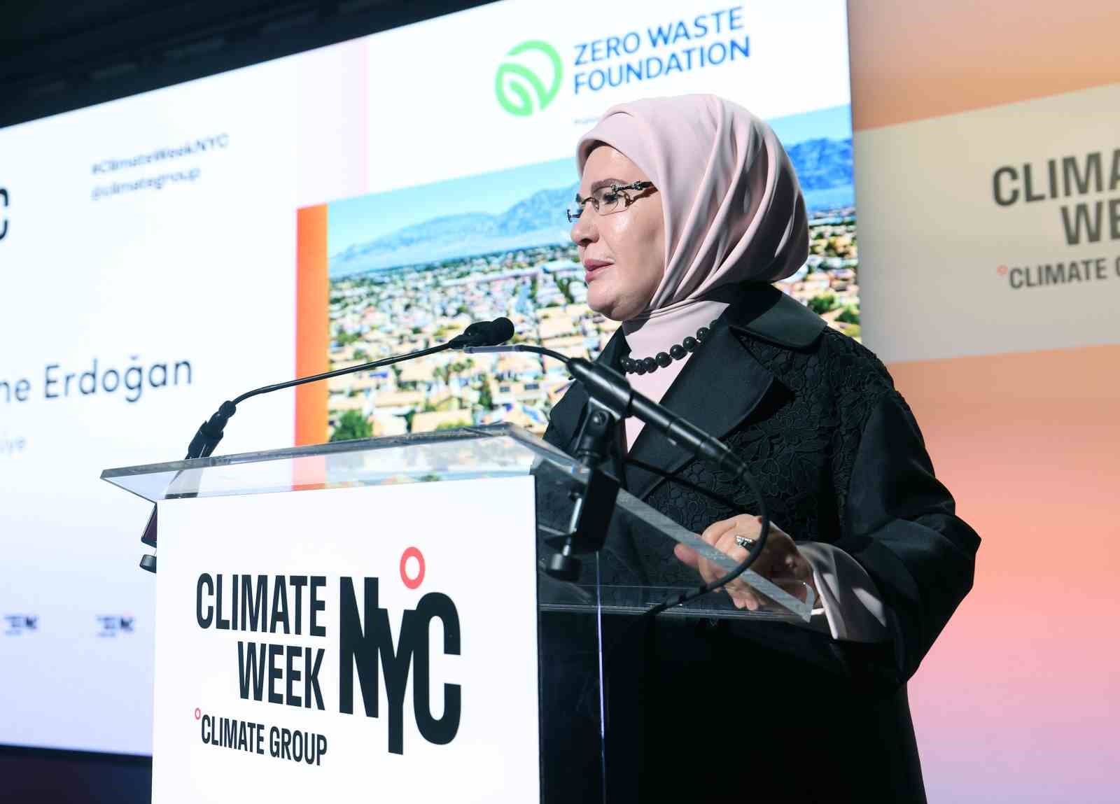 Emine Erdoğan: "Sıfır Atık hareketi, iklim krizi karşısında bireyi çaresiz bir gözlemci olmaktan çıkarıp, çözümün baş aktörü haline getirmiştir"