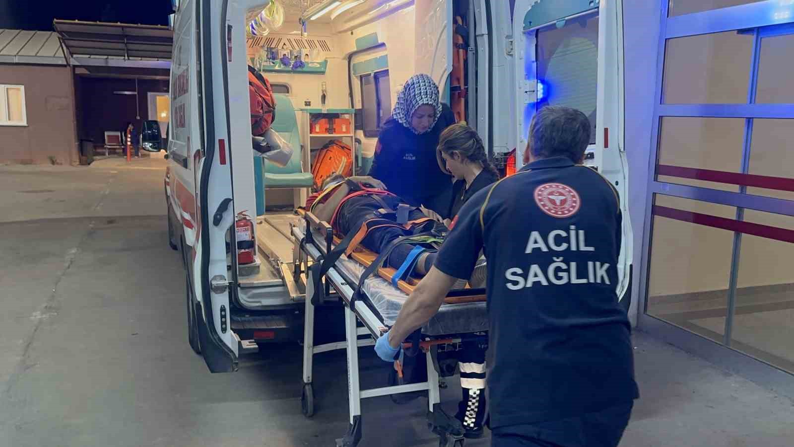 Motosiklet ile otomobil çarpıştı: 1 yaralı
