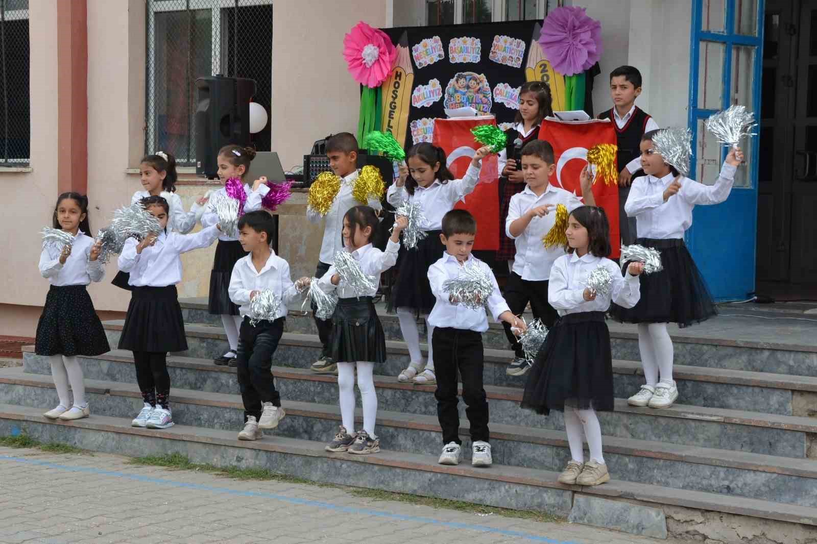 Patnos’ta İlköğretim Haftası coşkusu