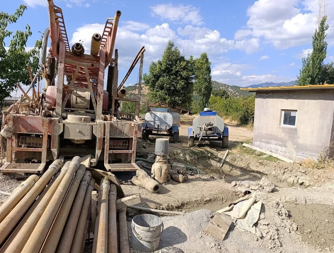 Şaphane Gaipler köyünde içme suyu için 220 metrelik sondaj