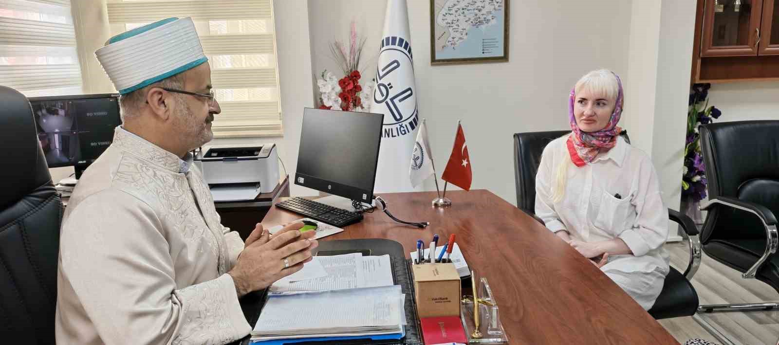 Rus kadın Müslüman oldu: "Kendi kalbimle, içten İslamiyet’i kabul etmeyi seçtim"
