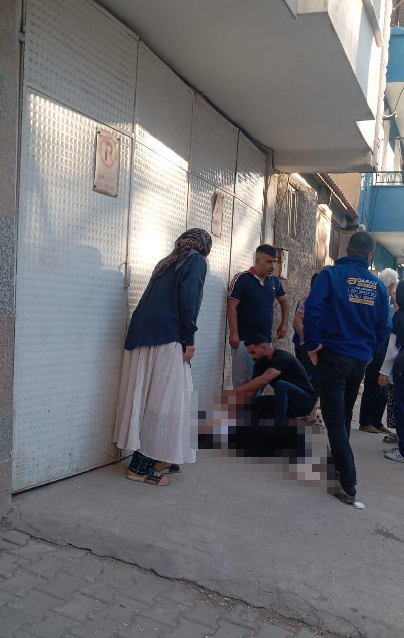 Turgutlu’da okul önünde silahlı saldırı: 10 öğrenci yaralandı