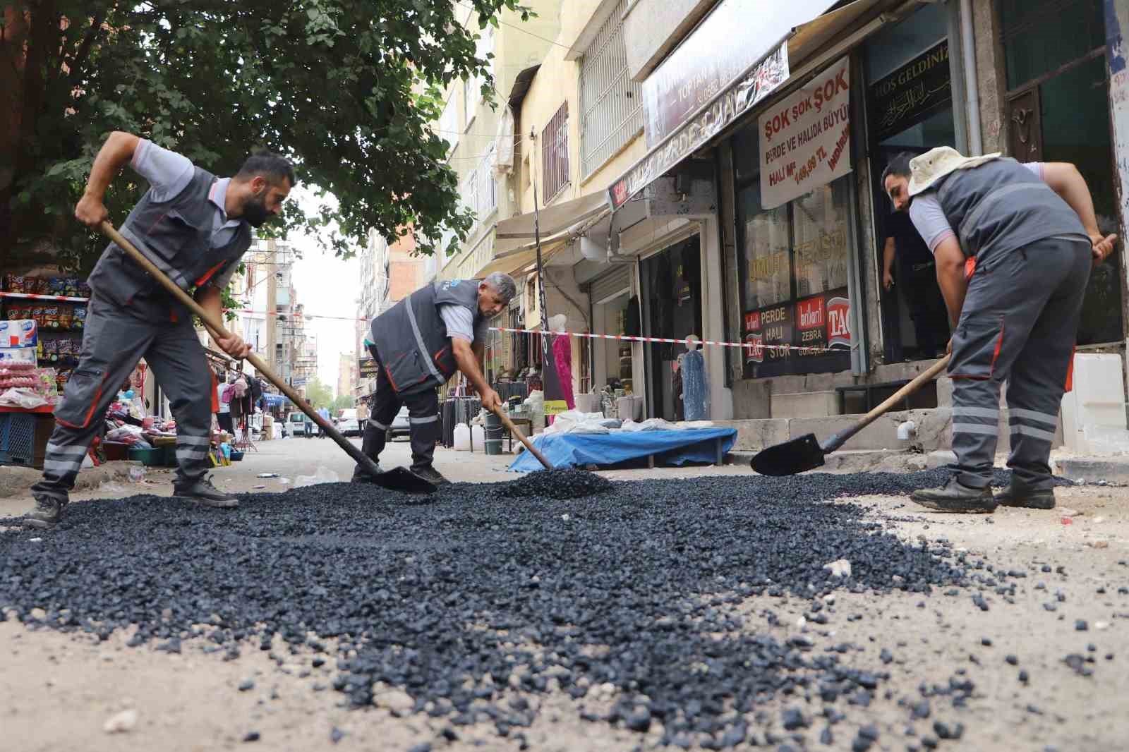 Kayapınar ve Bağlar’da 2 cadde 10 bin 400 ton asfaltla yenilendi
