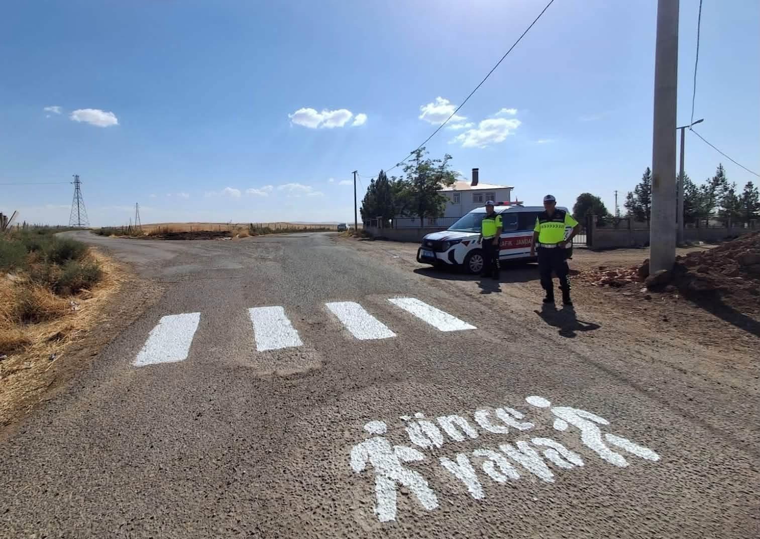 Kurtalan’da okul önlerinde yaya geçidi çalışması