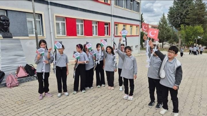 Hisarcık’ta "Uçurtmalar Vurulmasın, Gökyüzü Çocuklara Kalsın" etkinliği