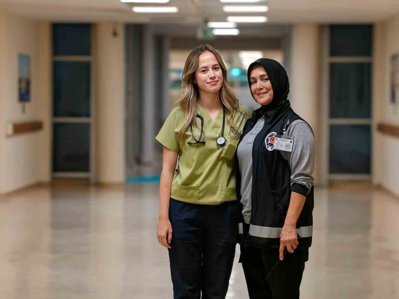 Hastane koridorlarında büyüdüler, doktor olarak geri döndüler