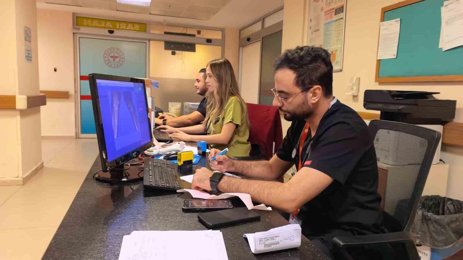 Hastane koridorlarında büyüdüler, doktor olarak geri döndüler