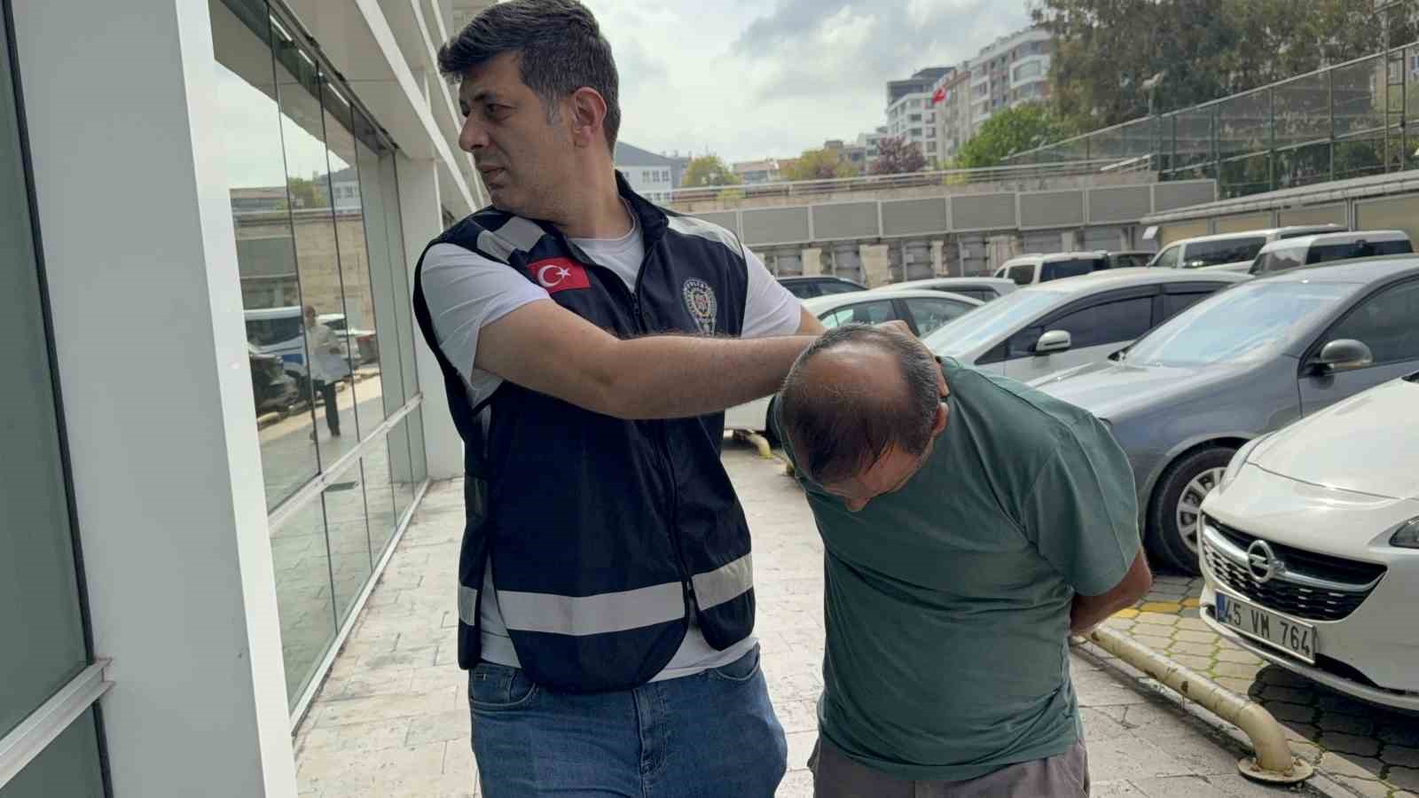Ağabeyine silahlı saldırı düzenleyen şahıs adliyeye sevk edildi