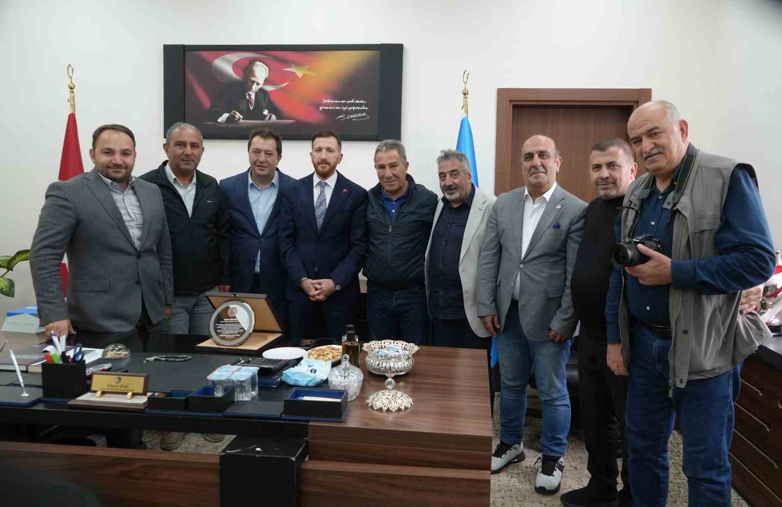 DAGC’den Erzurumspor Başkanı Ahmet Dal’a başarı plaketi