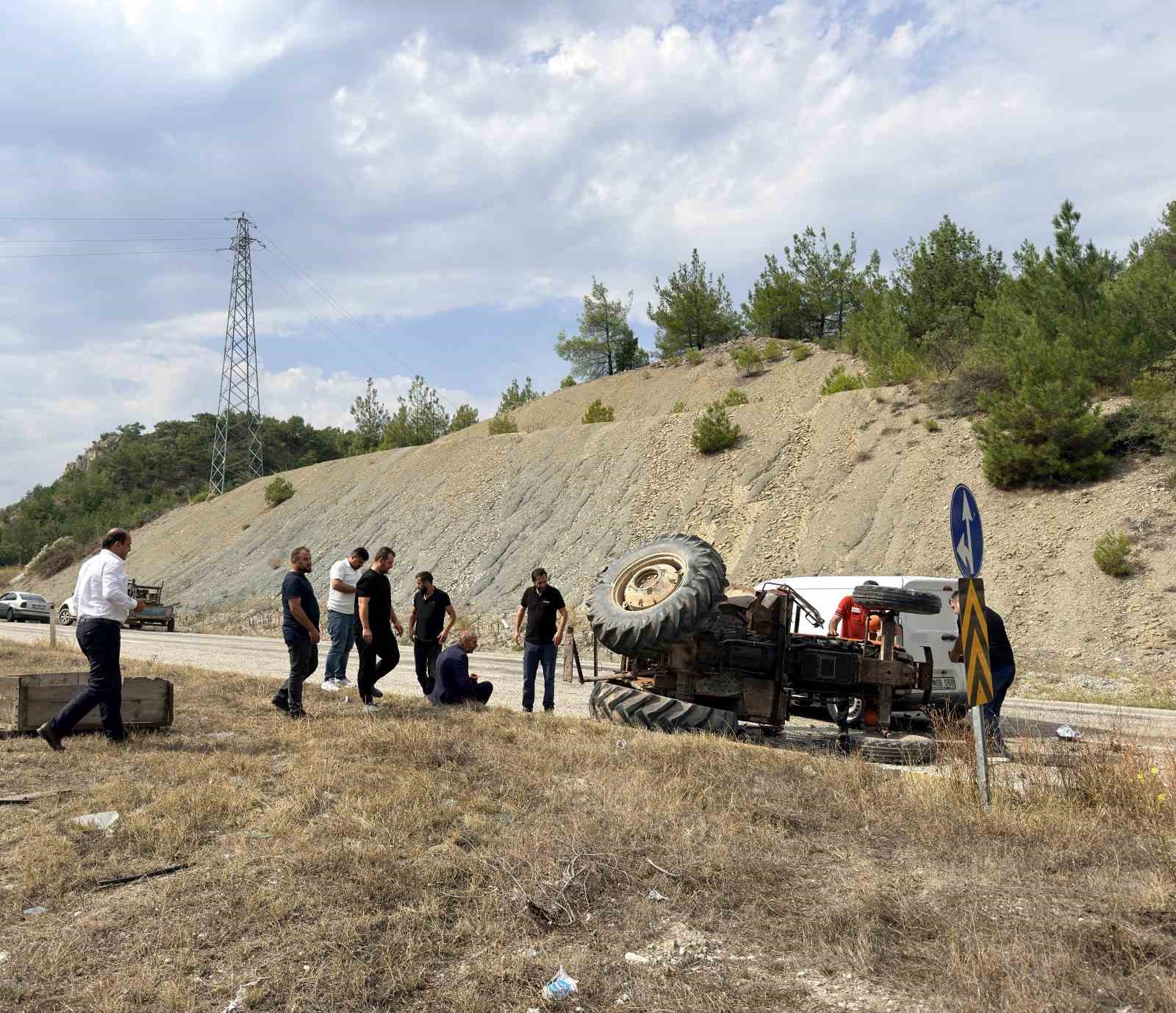Kastamonu’da hafif ticari araç ile traktör çarpıştı: 1 yaralı