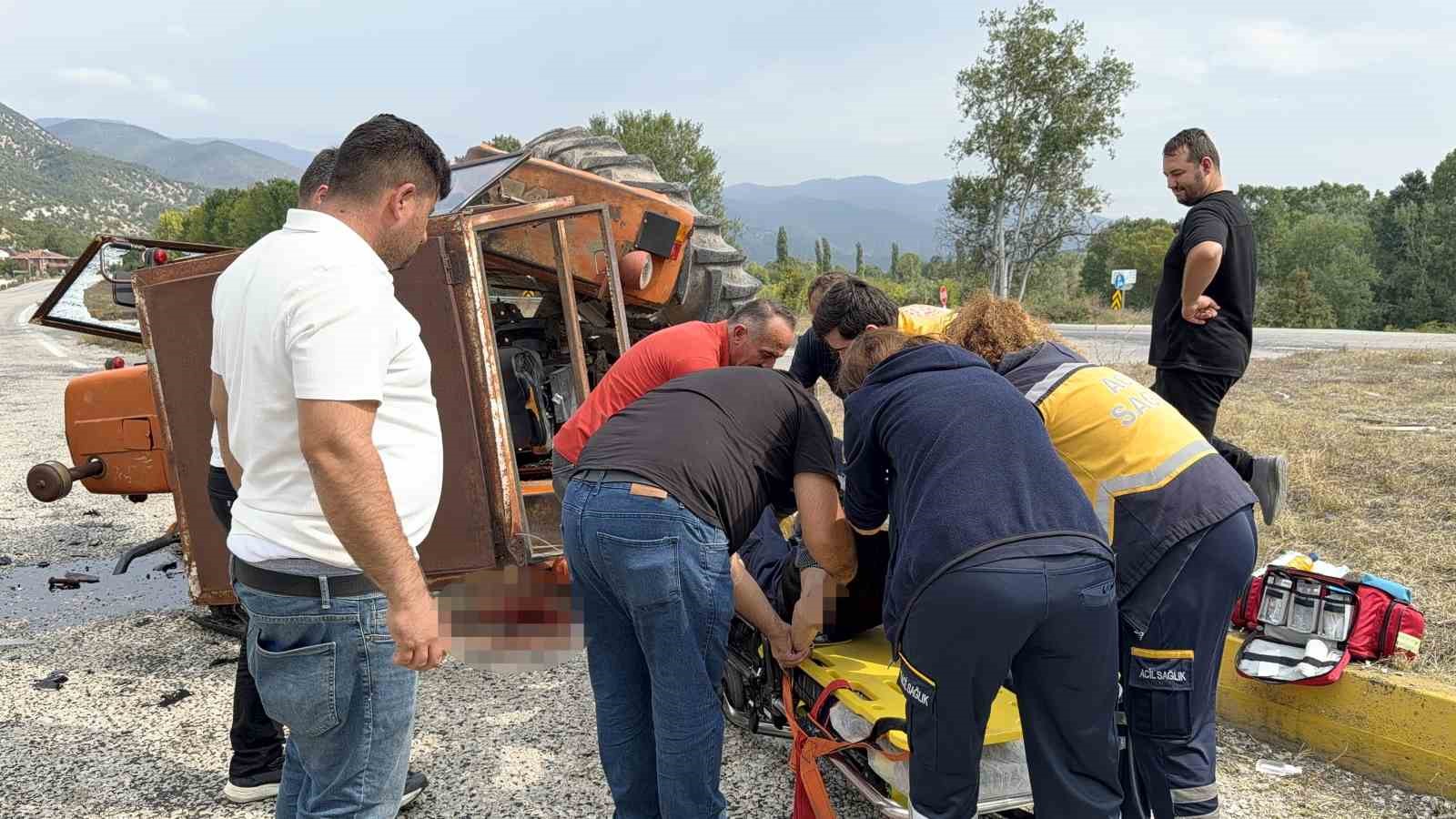 Kastamonu’da hafif ticari araç ile traktör çarpıştı: 1 yaralı