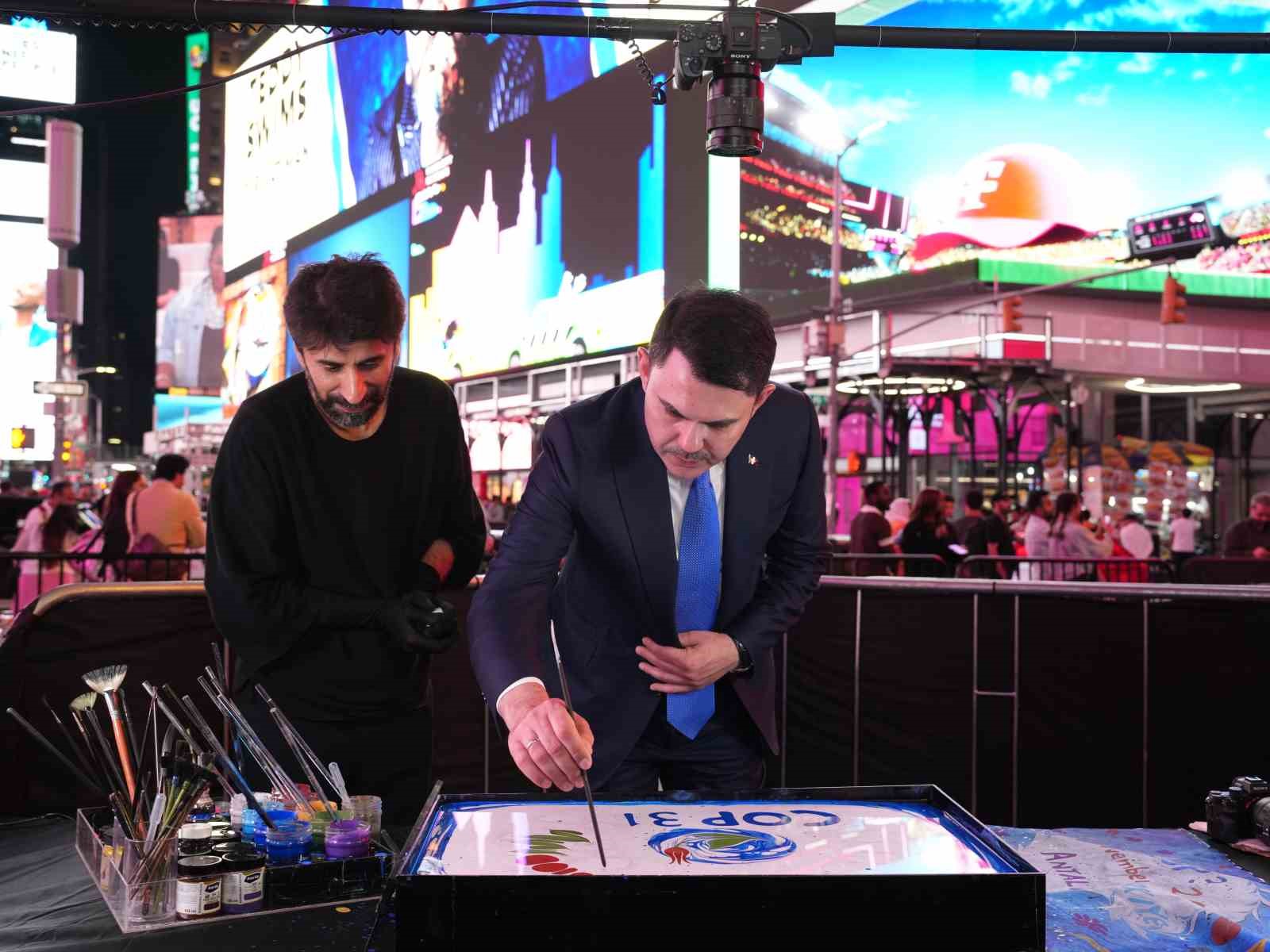 Times Meydanı’nda ebru sanatı ile COP31 tanıtımı