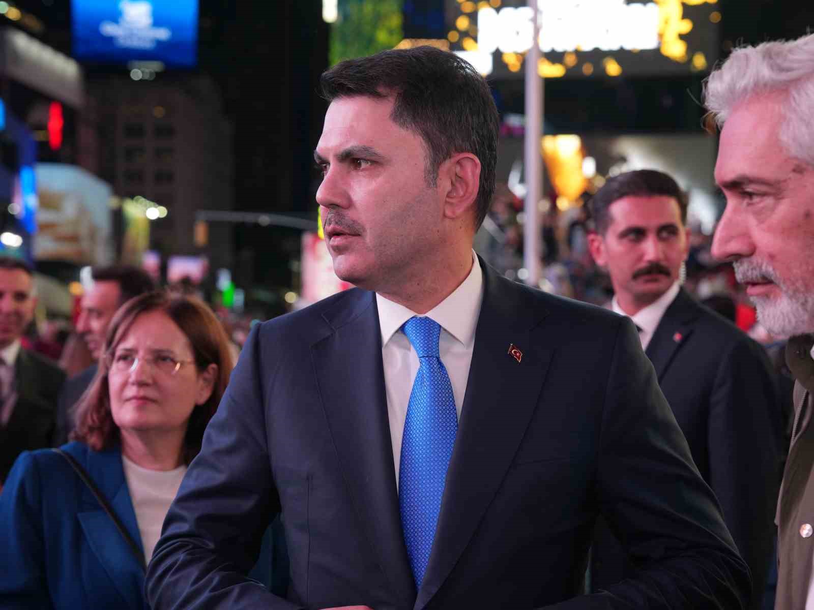 Times Meydanı’nda ebru sanatı ile COP31 tanıtımı