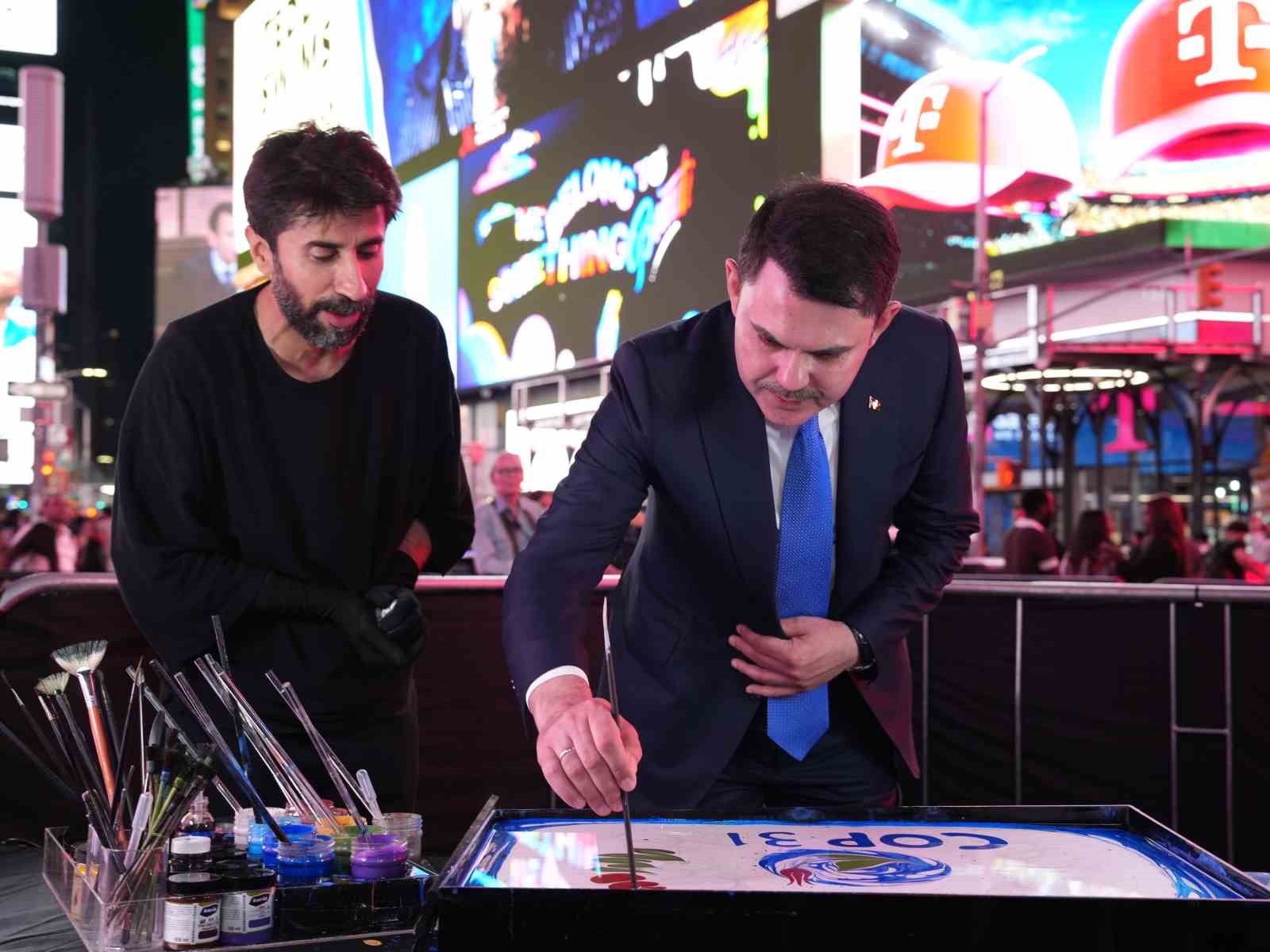 Times Meydanı’nda ebru sanatı ile COP31 tanıtımı
