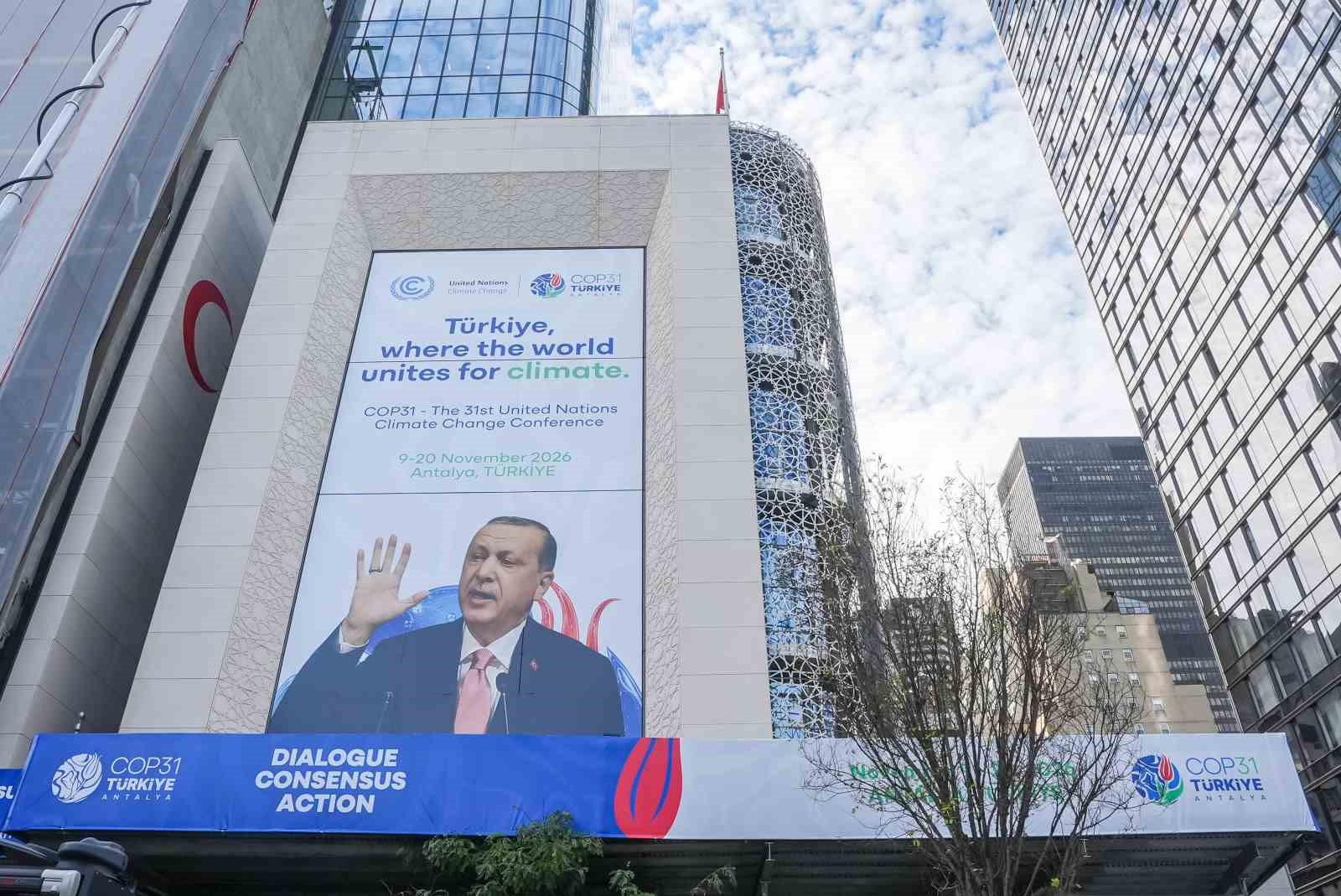 Times Meydanı’nda ebru sanatı ile COP31 tanıtımı