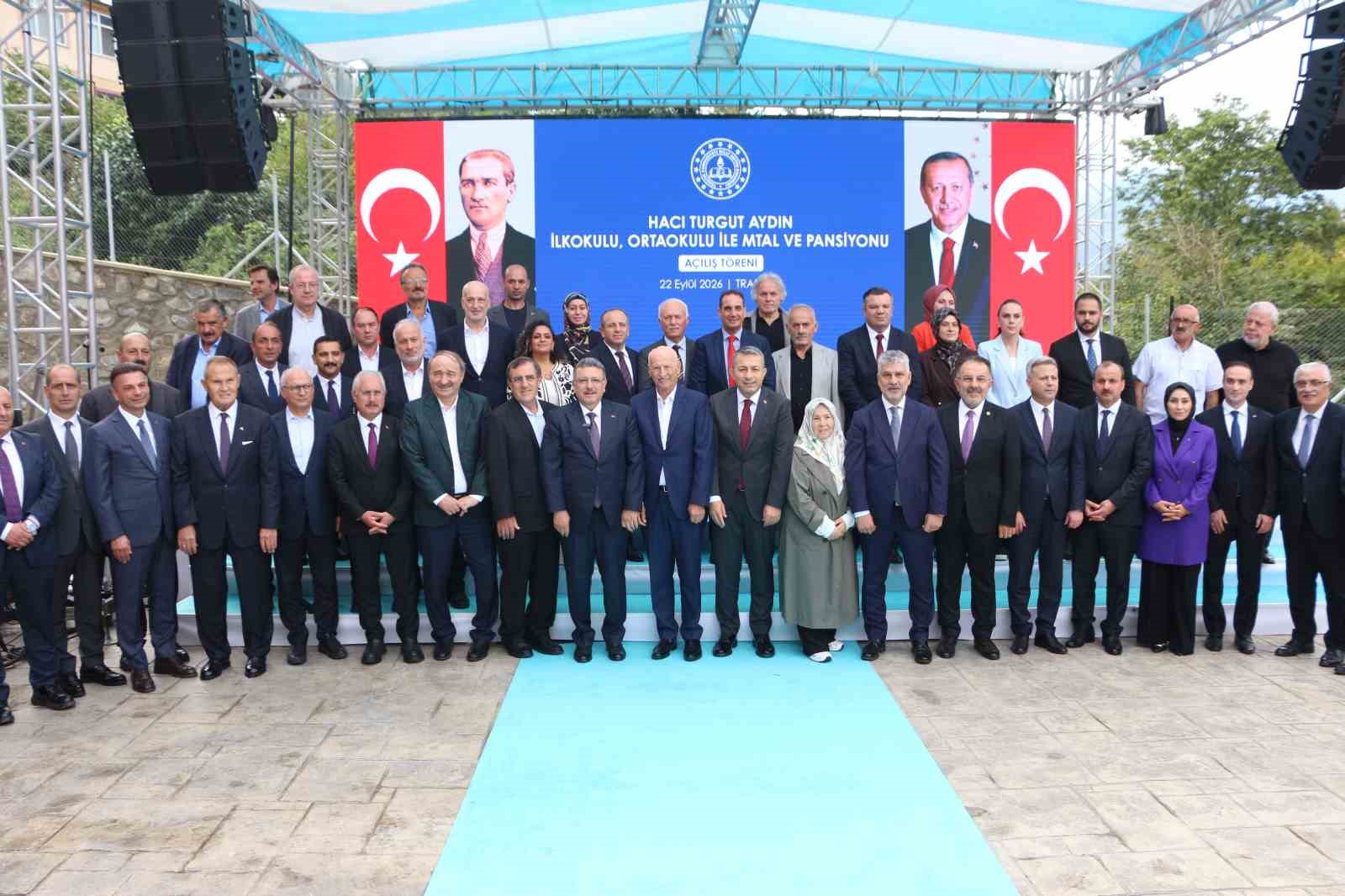 Turgut Aydın’ın memleketine vefası okullarla taçlandı