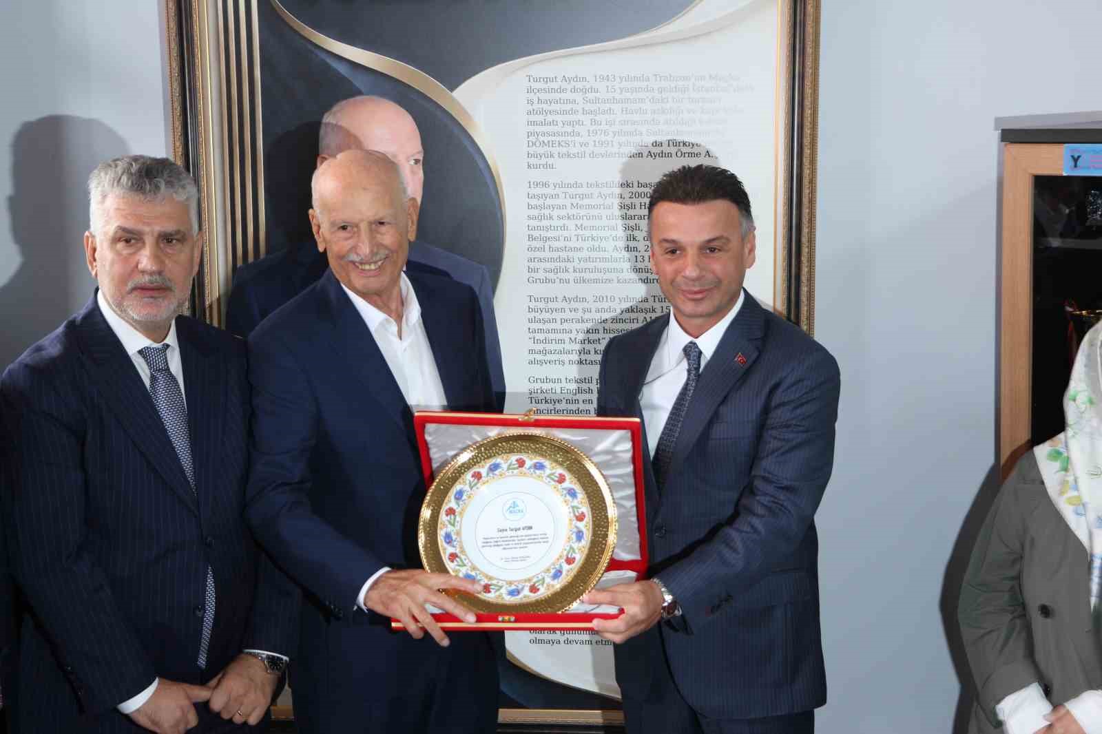 Turgut Aydın’ın memleketine vefası okullarla taçlandı