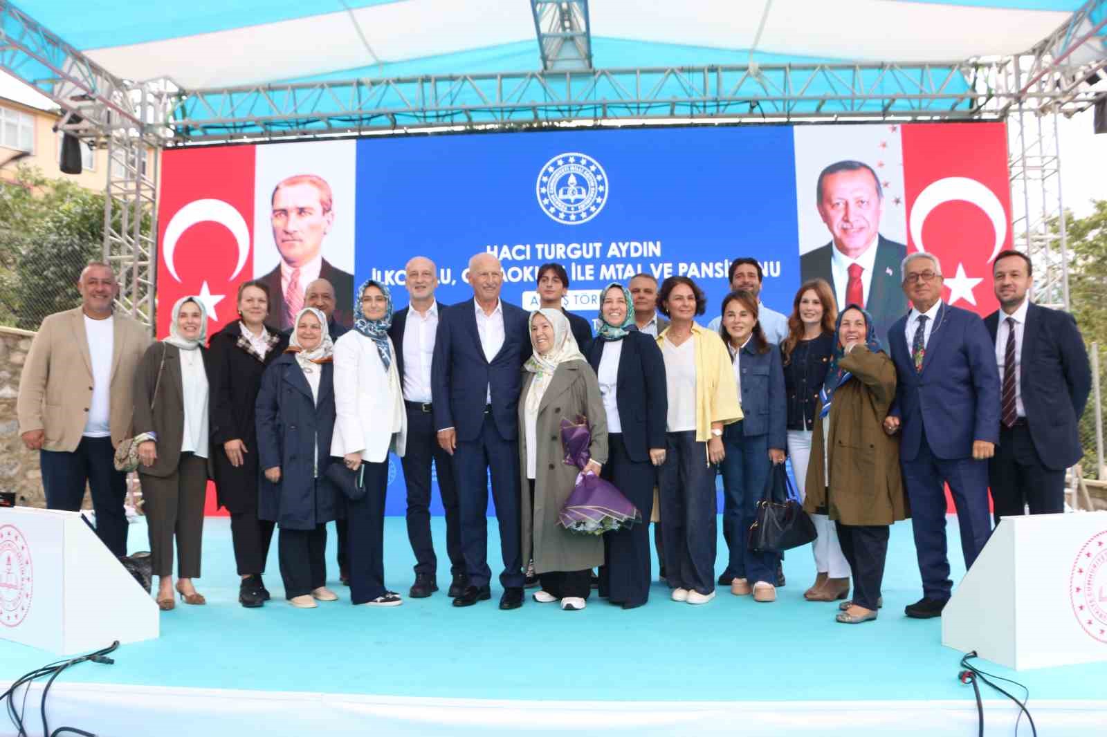 Turgut Aydın’ın memleketine vefası okullarla taçlandı