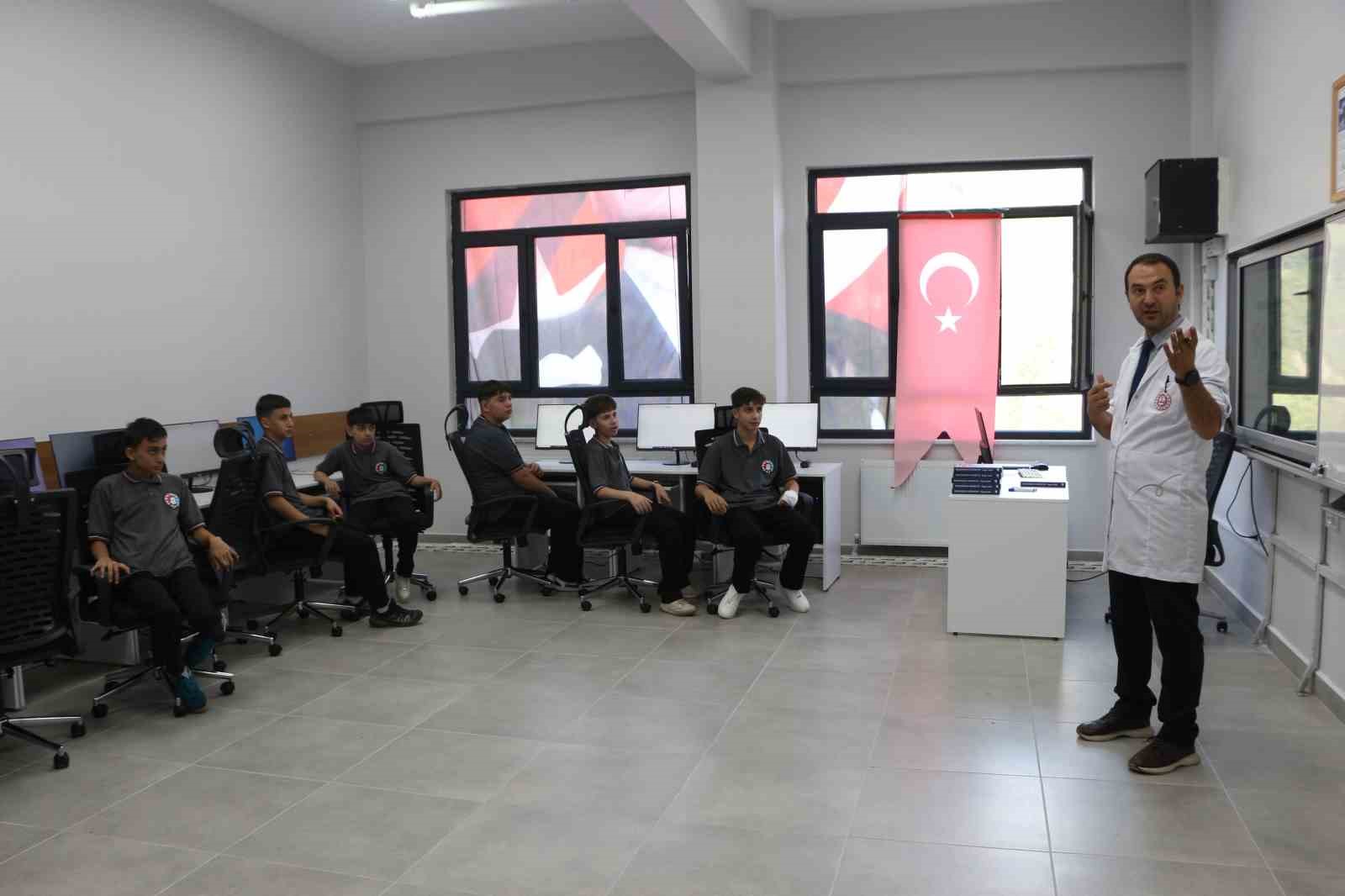 Turgut Aydın’ın memleketine vefası okullarla taçlandı