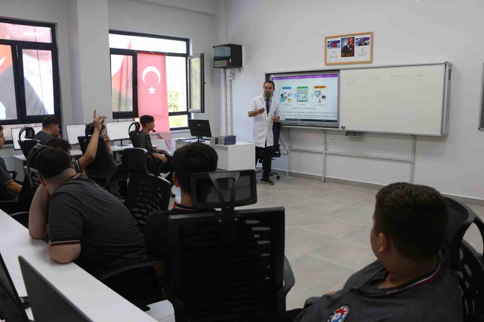 Turgut Aydın’ın memleketine vefası okullarla taçlandı
