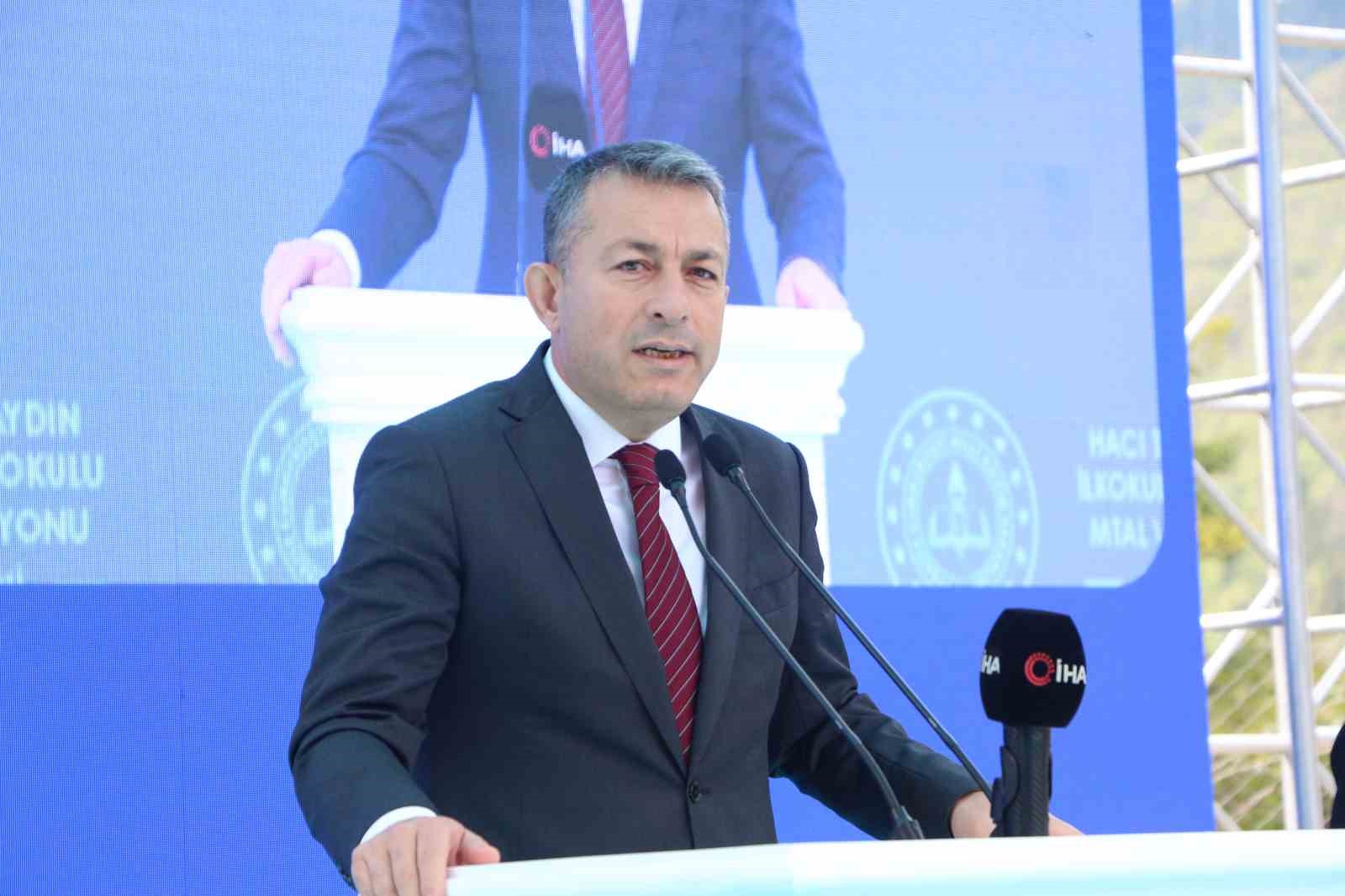 Turgut Aydın’ın memleketine vefası okullarla taçlandı