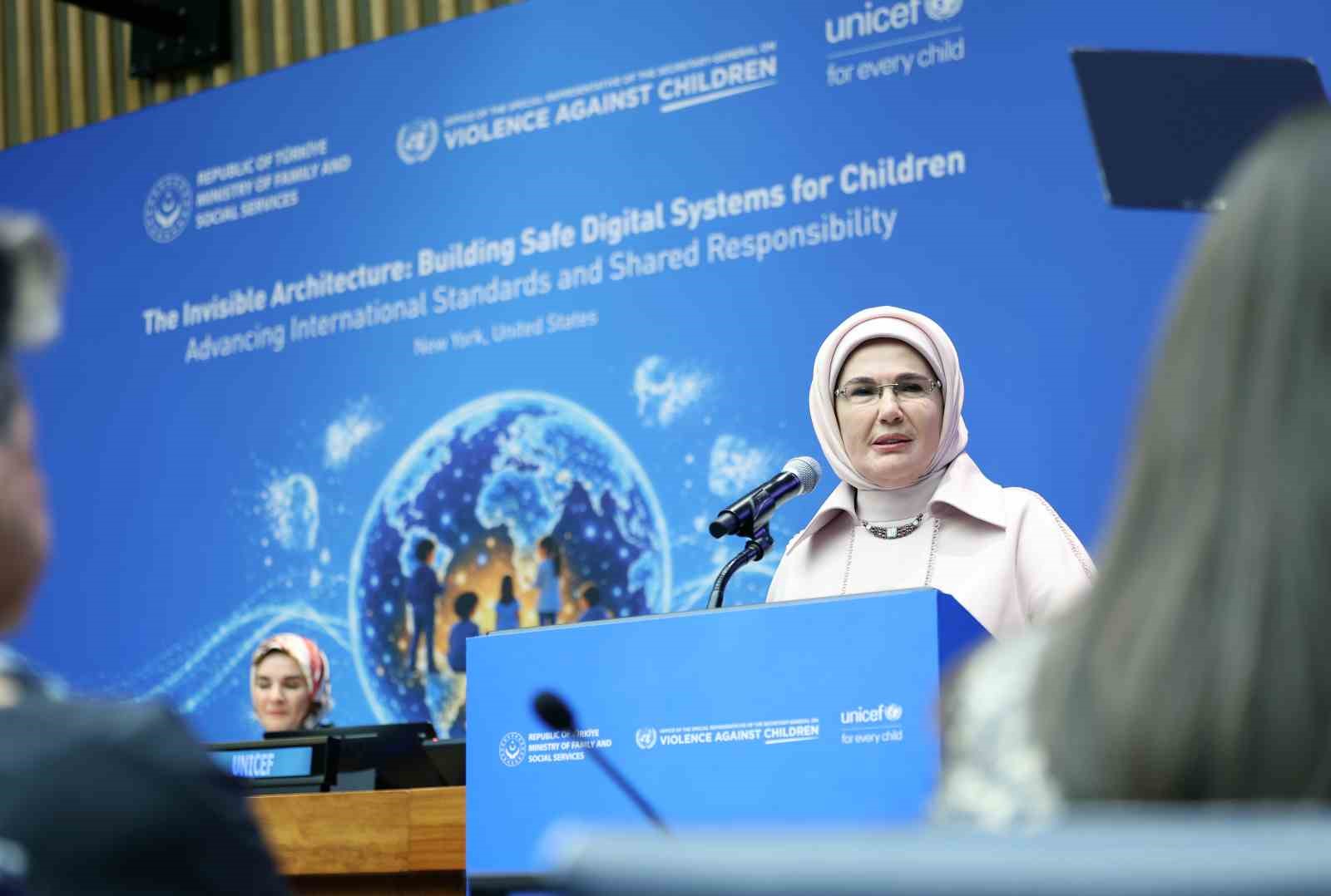 Emine Erdoğan, BM’de çocuklar için güvenli dijital sistemlerin inşasına ilişkin programda konuştu
