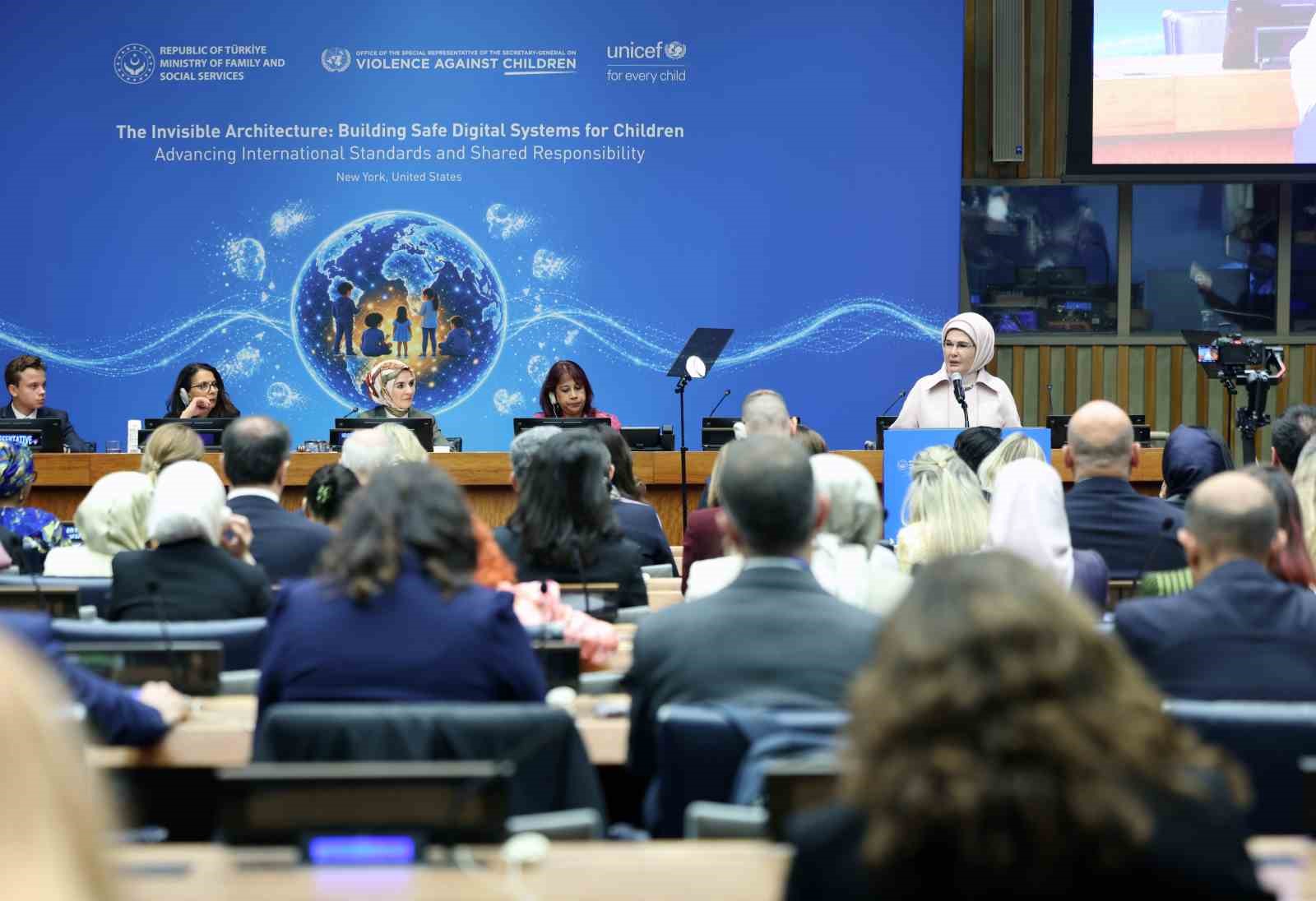 Emine Erdoğan, BM’de çocuklar için güvenli dijital sistemlerin inşasına ilişkin programda konuştu