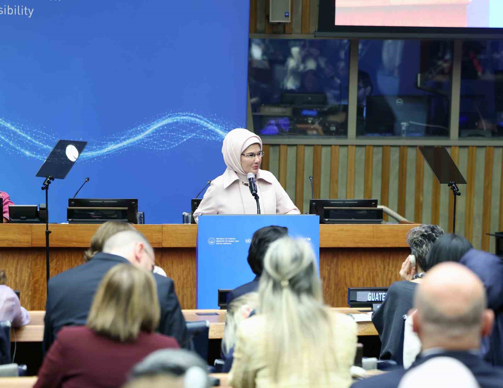 Emine Erdoğan, BM’de çocuklar için güvenli dijital sistemlerin inşasına ilişkin programda konuştu