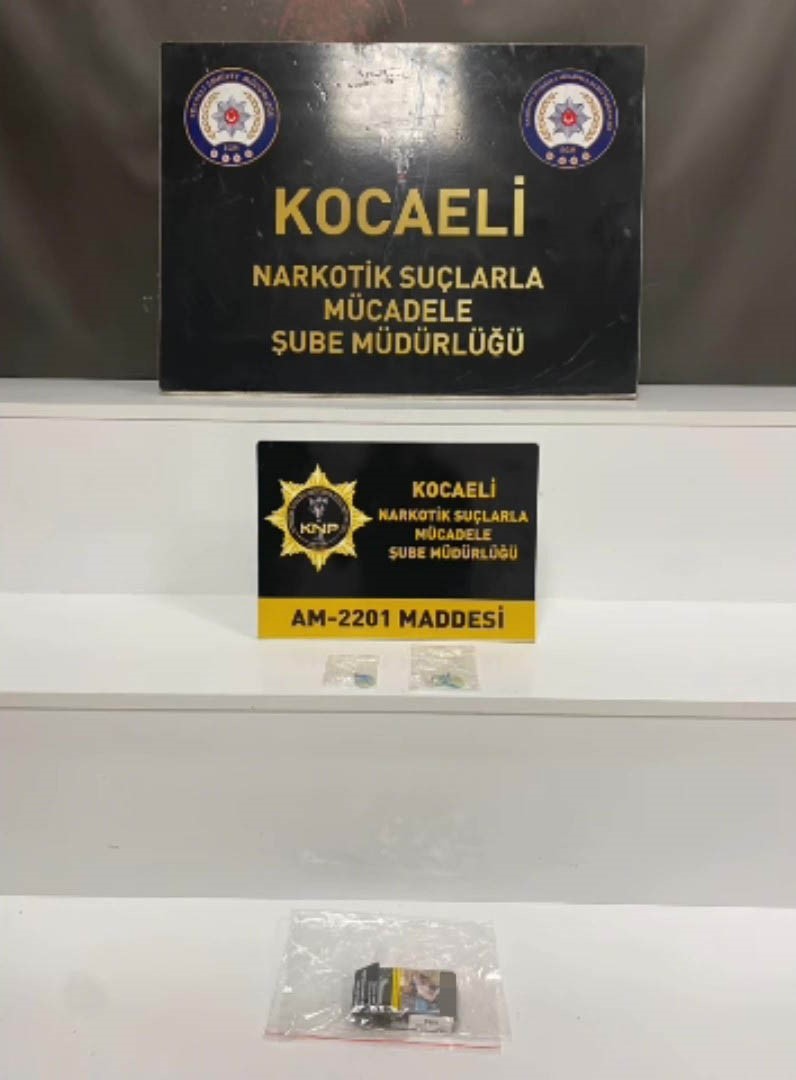 Kocaeli’de zehir tacirlerine operasyon: Skank, kokain ve ecstasy ele geçirildi