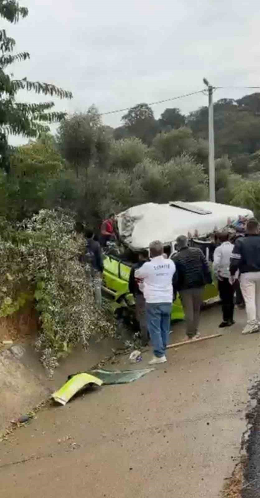 Gökçeada’da minibüs devrildi: 1 ölü, 2 yaralı
