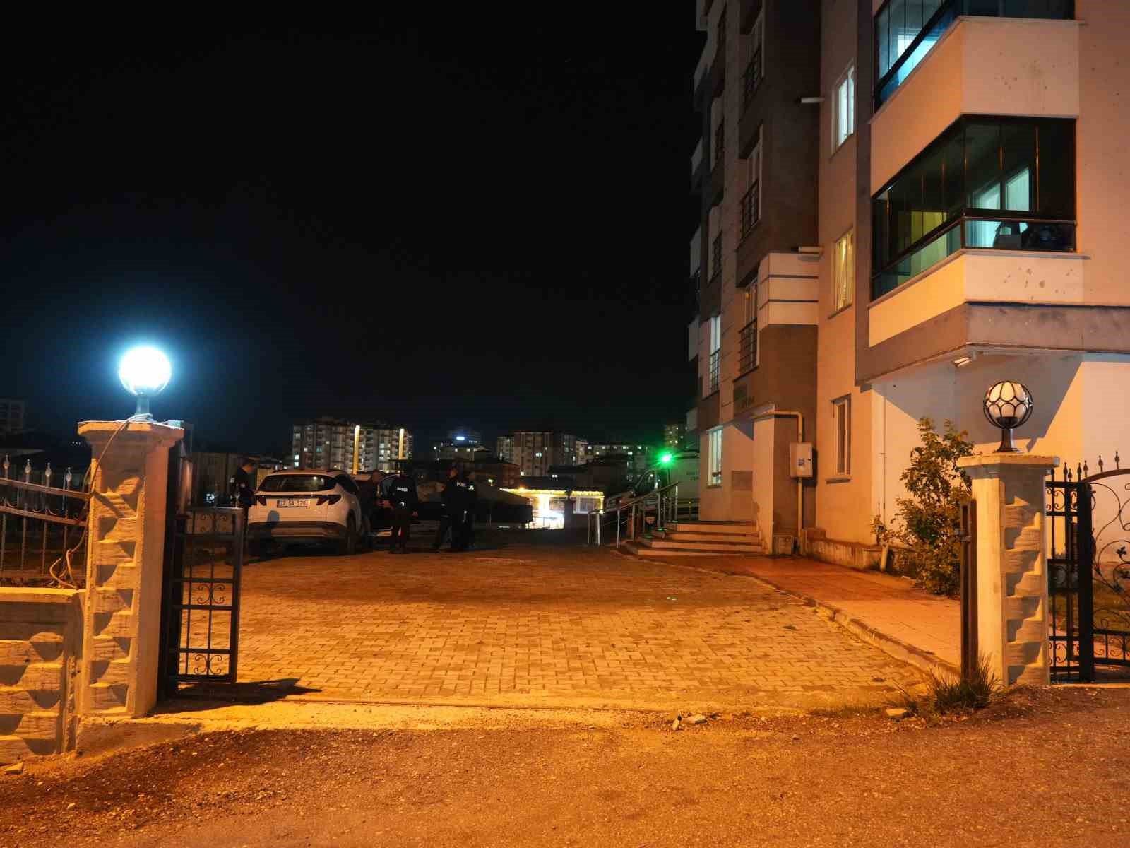 12. kattaki balkondan düşen kadın hayatını kaybetti