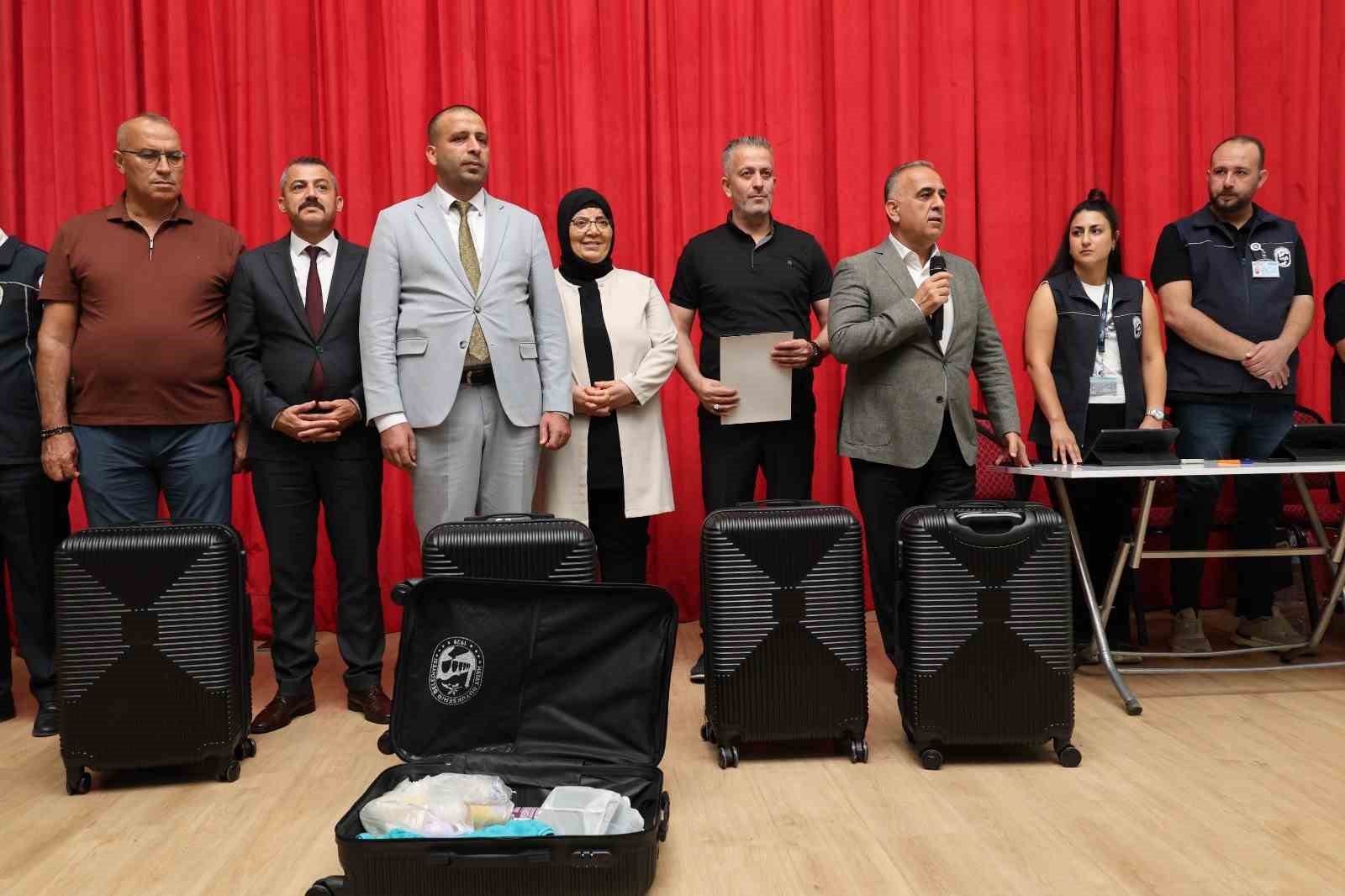 HBB’den üniversite öğrencilerine bavul ve ulaşım desteği