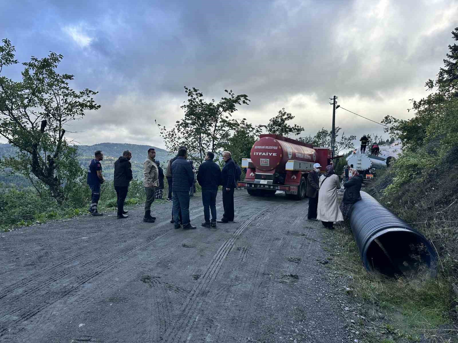Kastamonu’da 4 ev alevlere teslim oldu