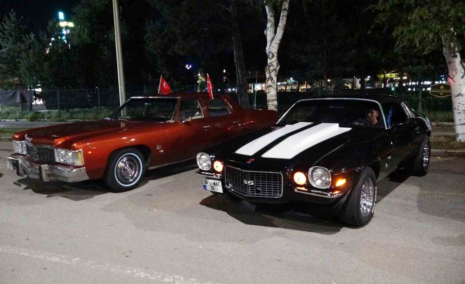 Klasik araçları Erzurum sokaklarında nostalji rüzgarı estirdi