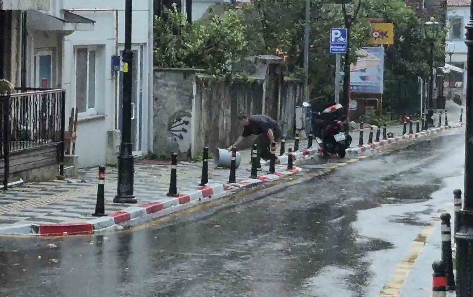 Bartın’da şiddetli fırtına ve yağış etkili oluyor