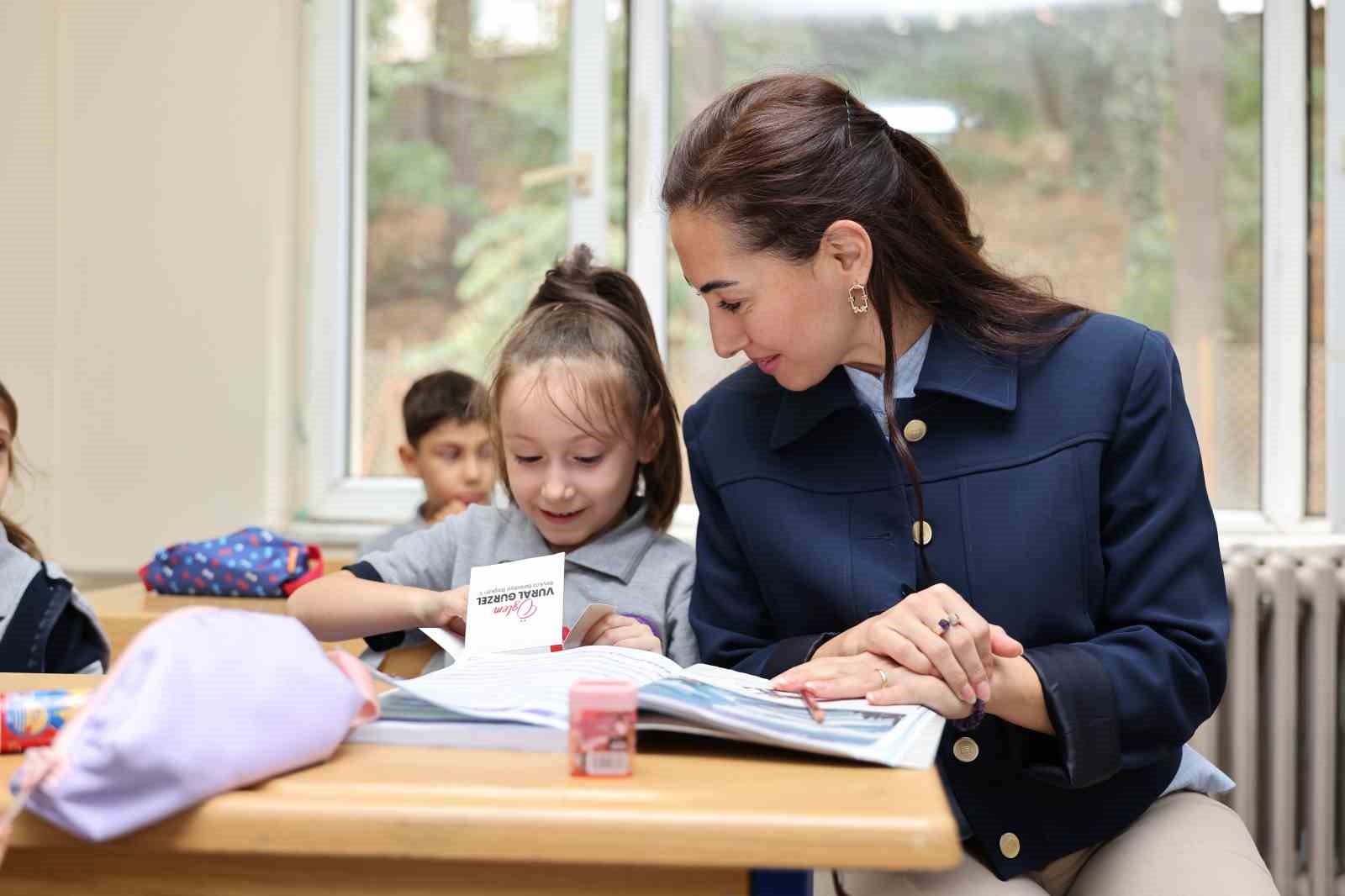 Beykoz Belediyesi’nden 30 bin öğrenciye kalem kutusu seti ve bin 777 öğrenciye nakdi yardım