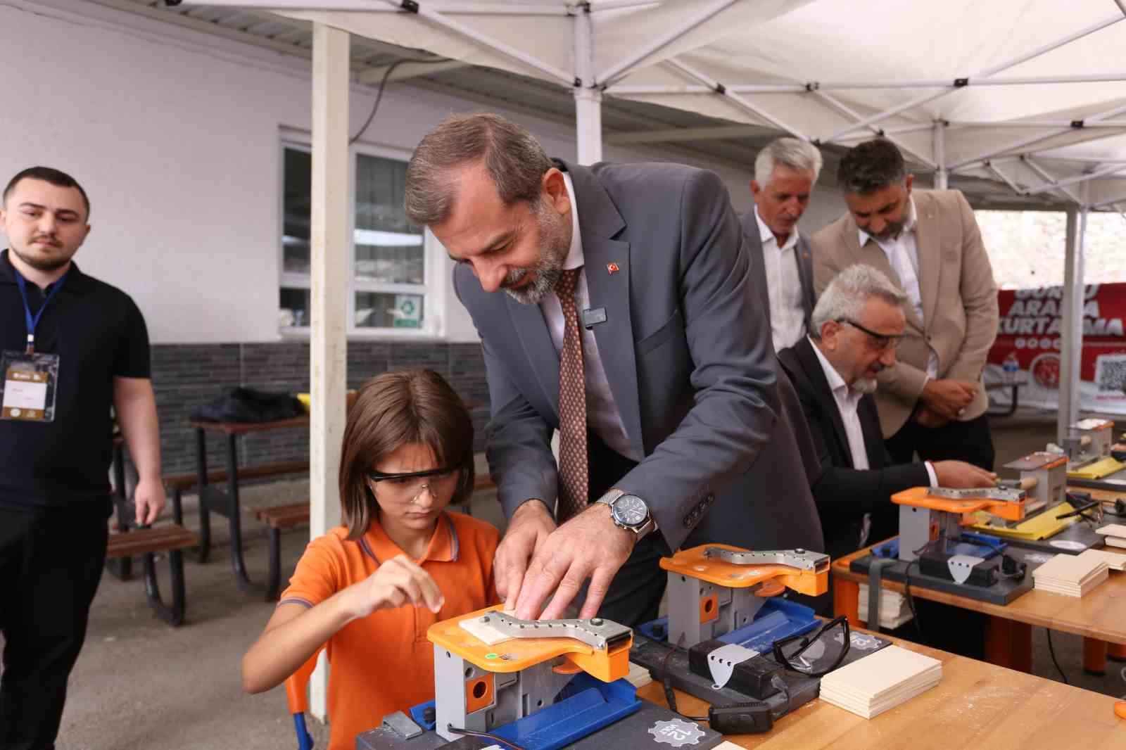 Gürsu Belediyesi’nden köy okullanıra çıkarma