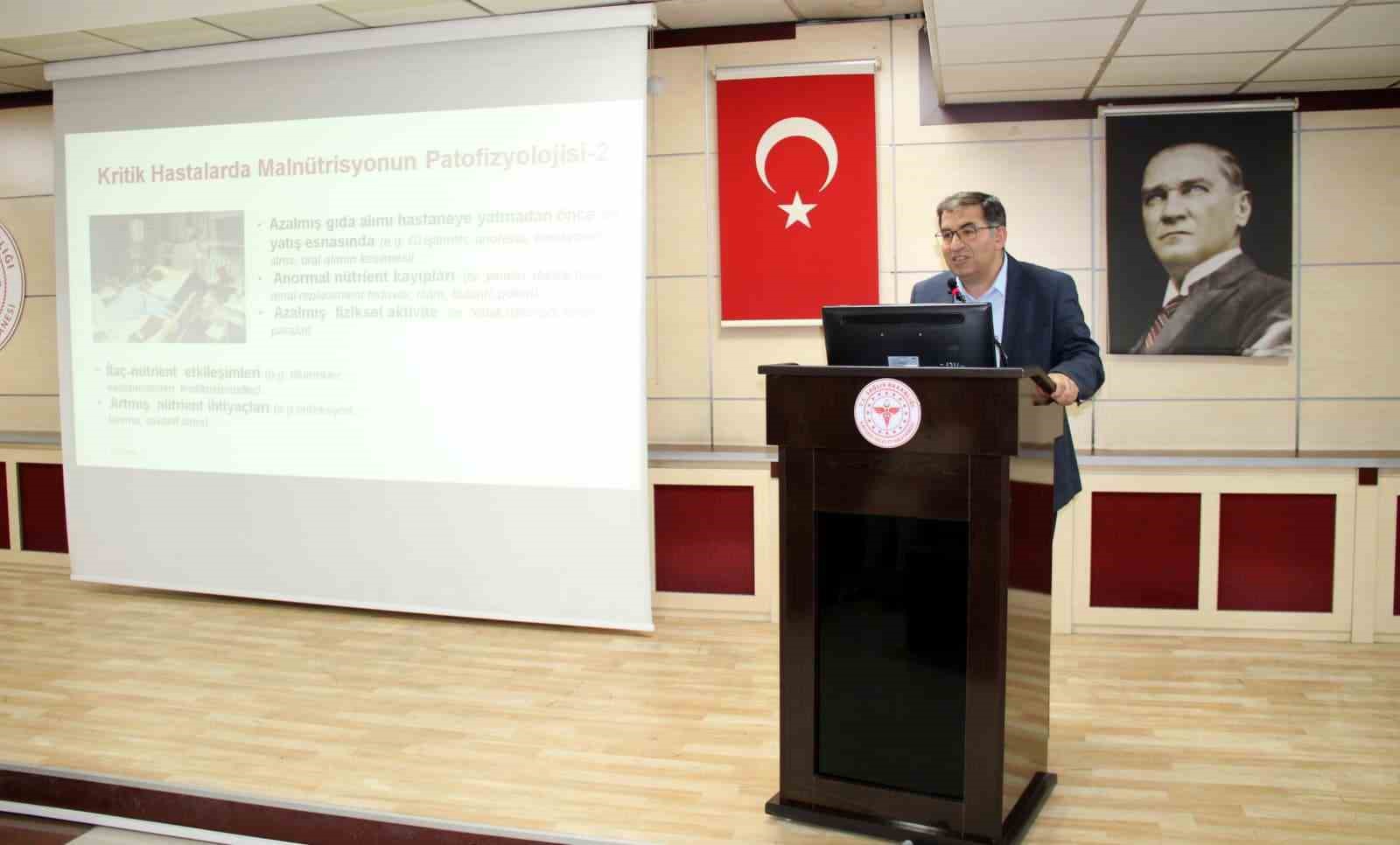 Kayseri Devlet Hastanesi’nde ‘Kritik Hastada Beslenme’ eğitimi
