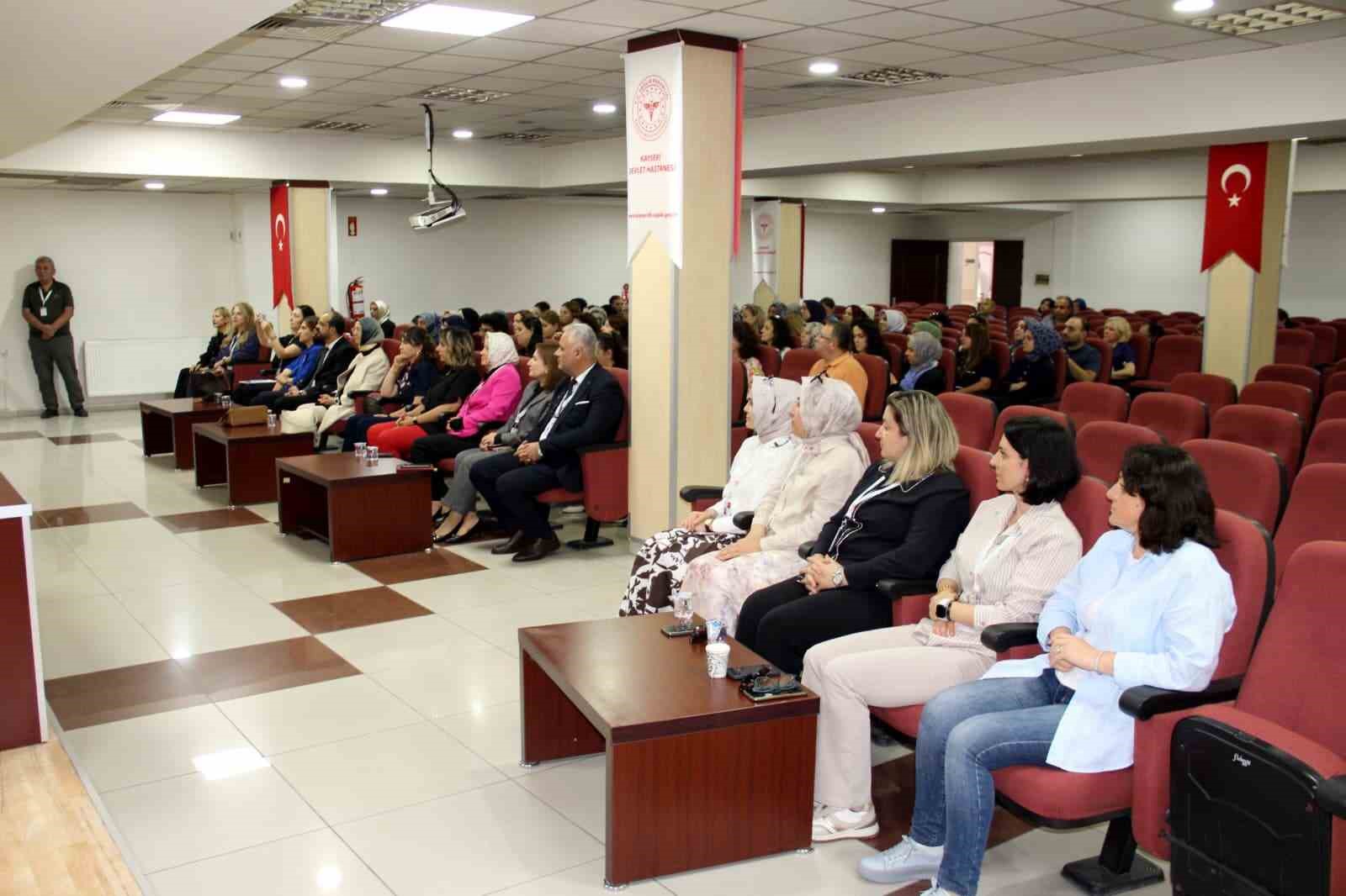 Kayseri Devlet Hastanesi’nde ‘Kritik Hastada Beslenme’ eğitimi