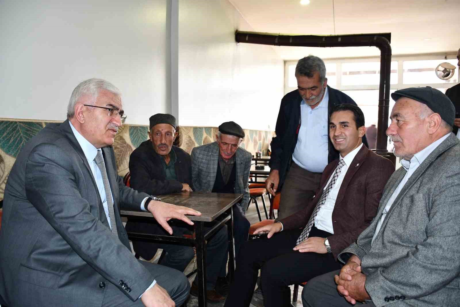 Türkiye Yüzyılı Buluşmaları için Kars’a gelen AK Parti Erzurum Milletvekili Öz, Sarıkamış’ta esnaf ve teşkilatla buluştu