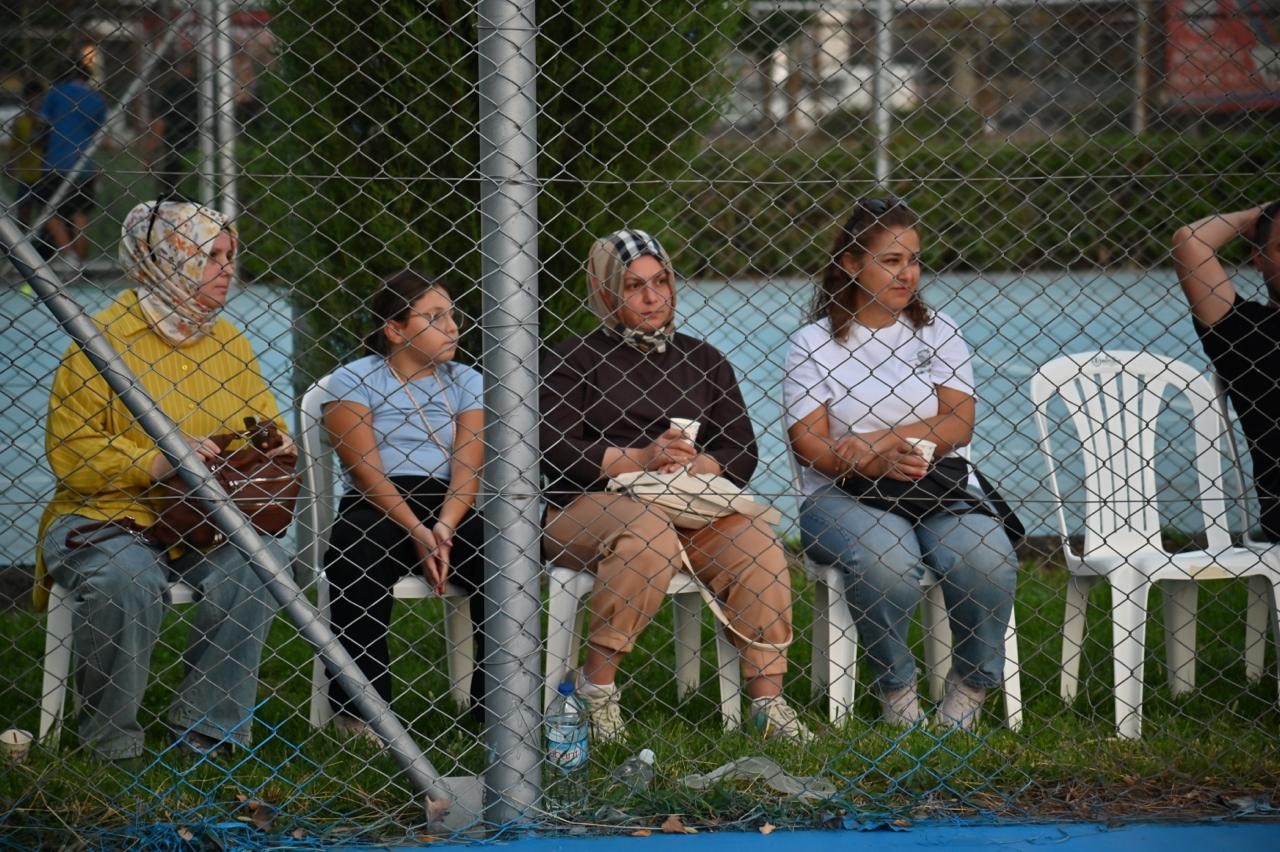 Manisa’da basketbol tutkusu sahaya yansıdı