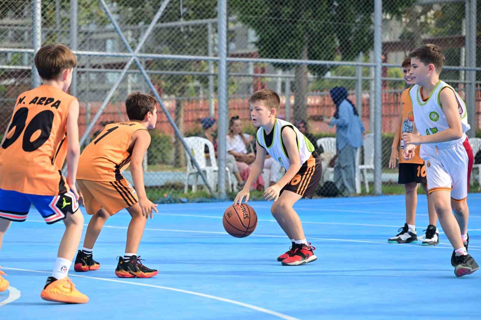Manisa’da basketbol tutkusu sahaya yansıdı