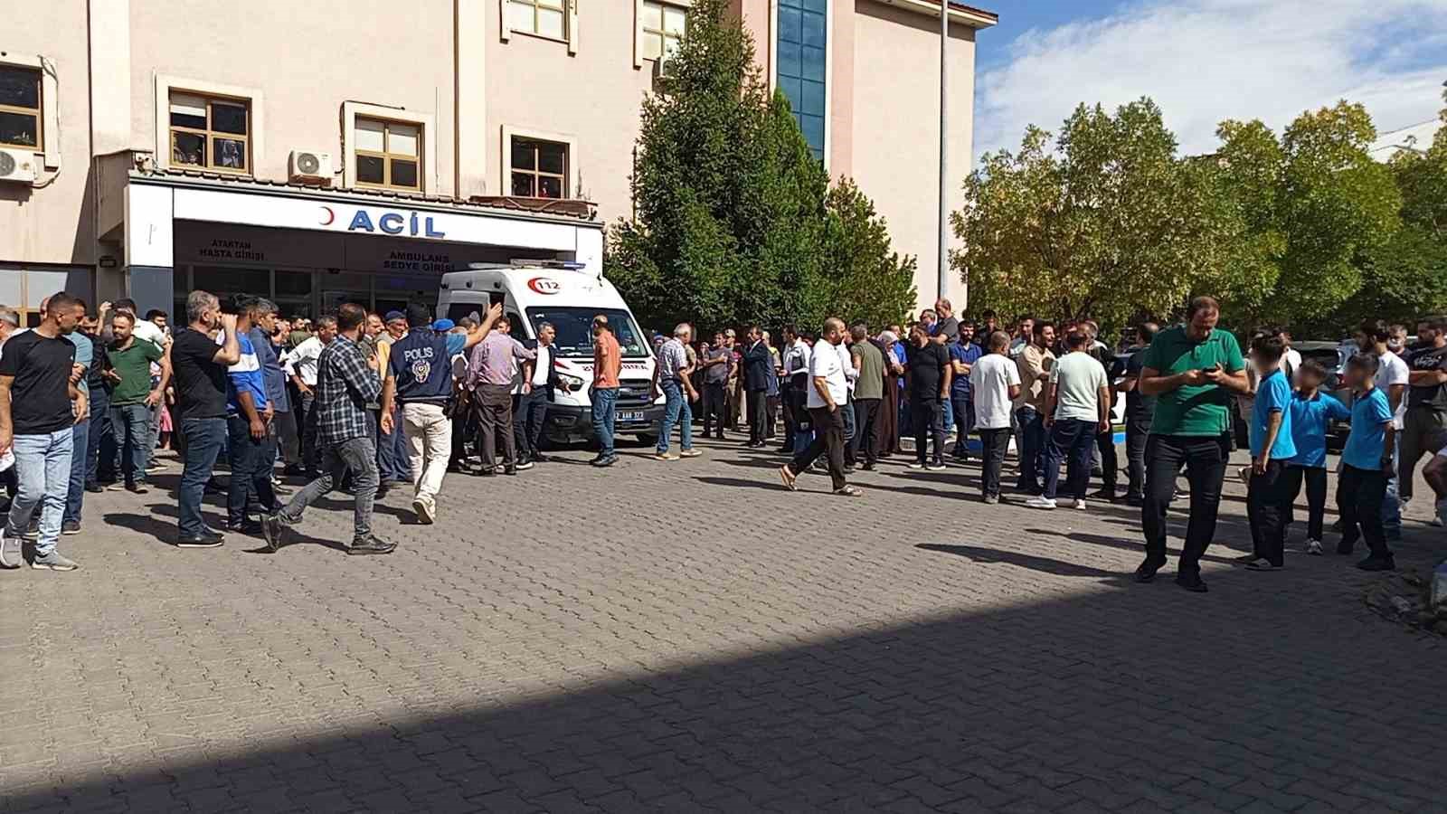 Bingöl’de kafası asansöre sıkışan öğrenci yaralandı