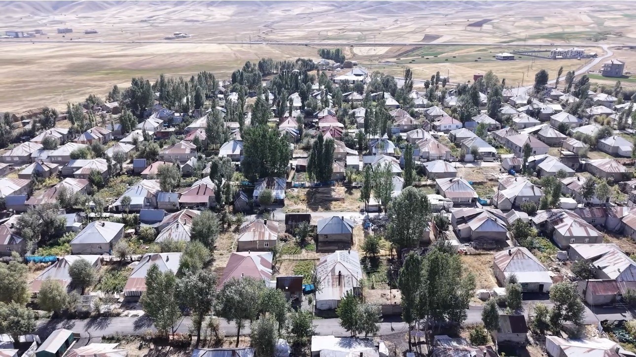 Yüksekova’nın simetrik güzelliği: Doğanlı köyü