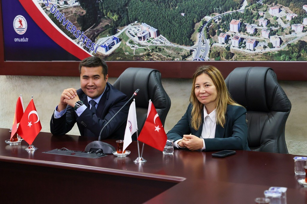 OMÜ’de Kırgız öğrencilerle başkonsolos buluşması