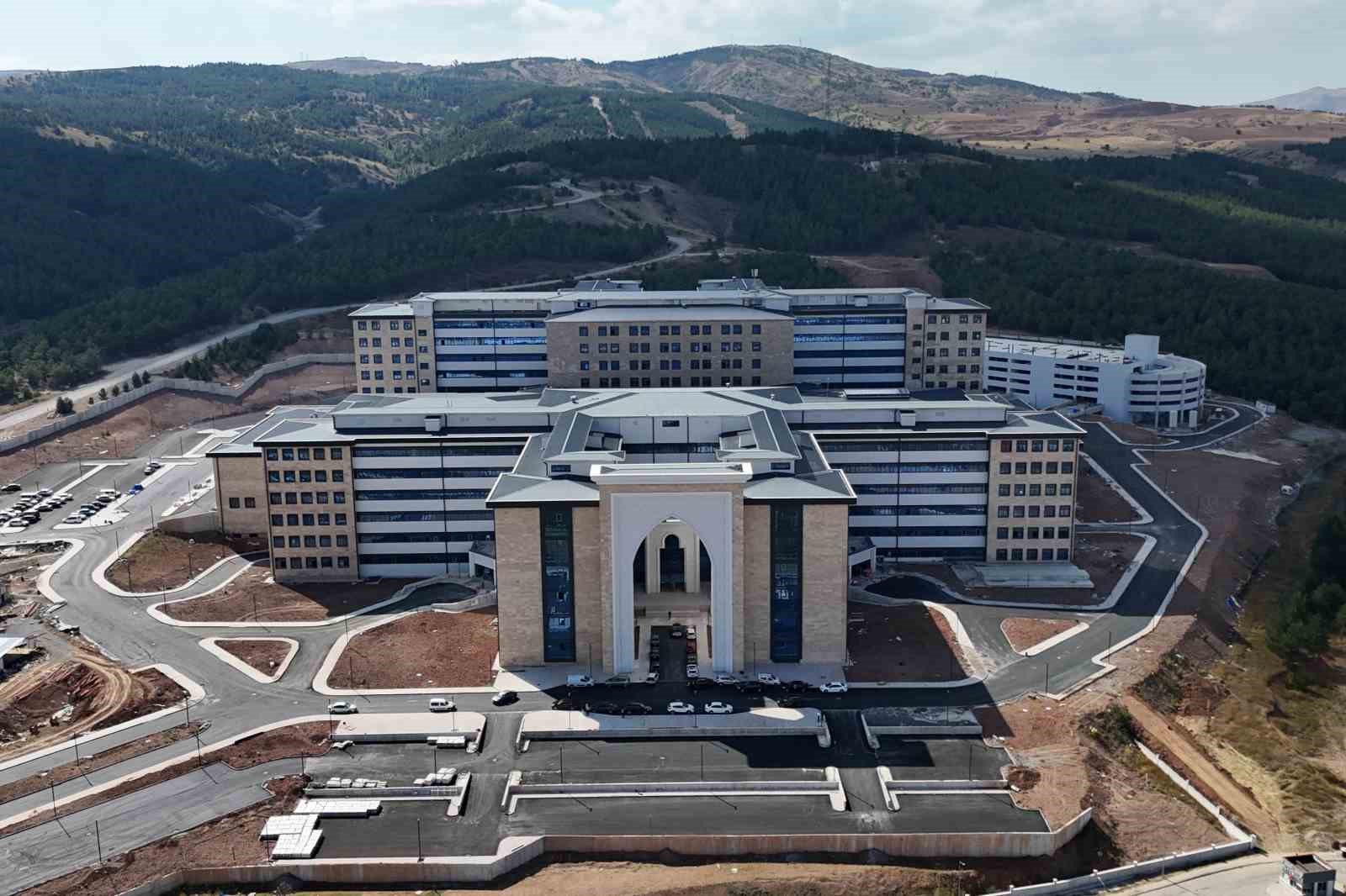 Sivas Valisi Şimşek, devam eden çalışmalarda incelemelerde bulundu