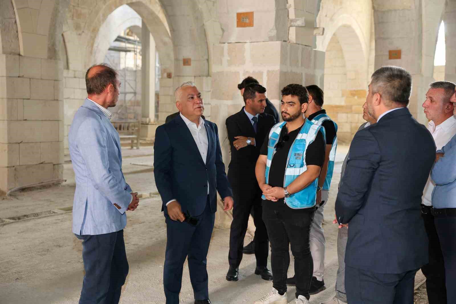 Sivas Valisi Şimşek, devam eden çalışmalarda incelemelerde bulundu
